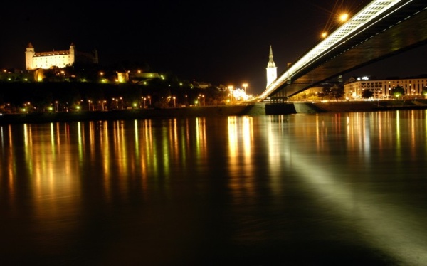Bratislava di notte