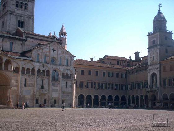 Modena Piazza Grance