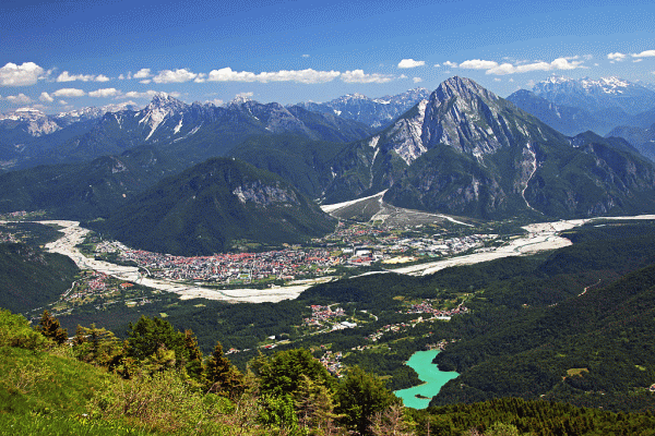 Spettacolare veduta di Tolmezzo Friuli Venezia Giulia