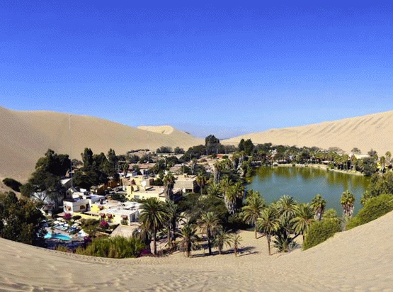 Huacachina oasi nel deserto peruviano