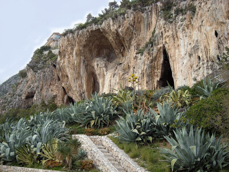 Liguria grotte dei Balzi Rossi