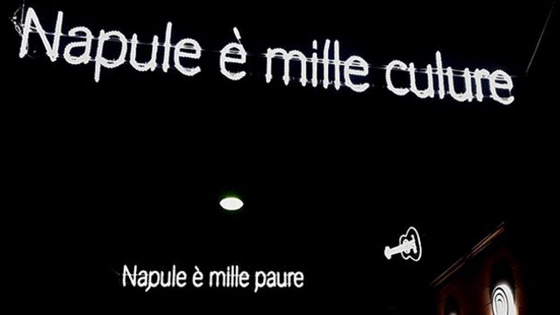 'Napule è' illumina le strade e i cuori SoloTravel.it